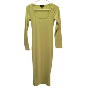 𝅺missguided bodycon green maxi dress